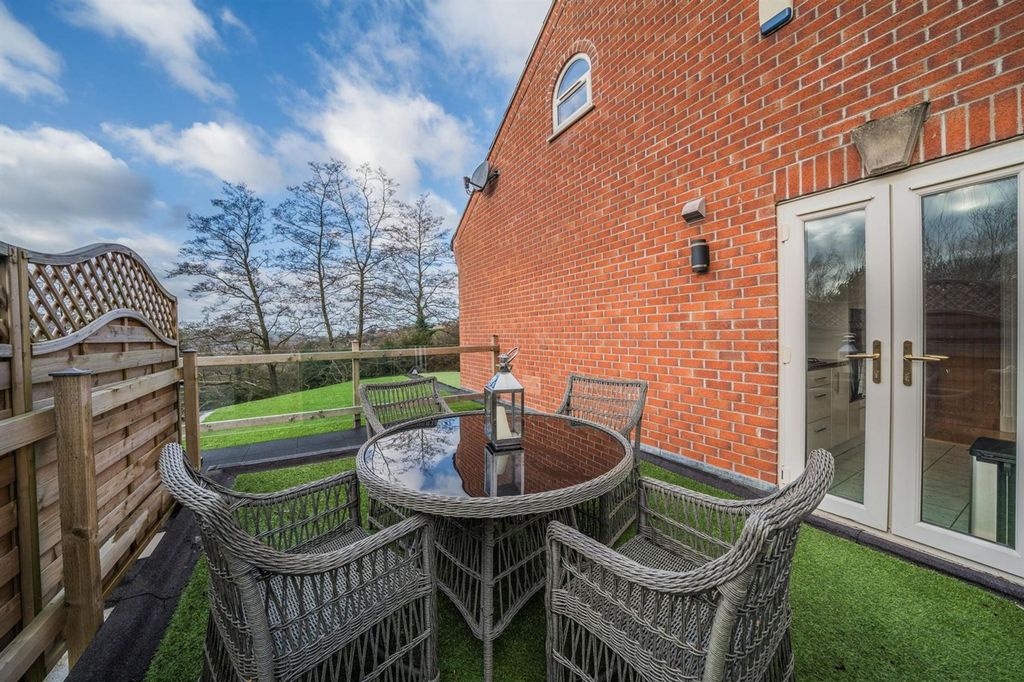 Additional image 37 of 4 bed detached house for saleHaywards Close, Glossop SK13