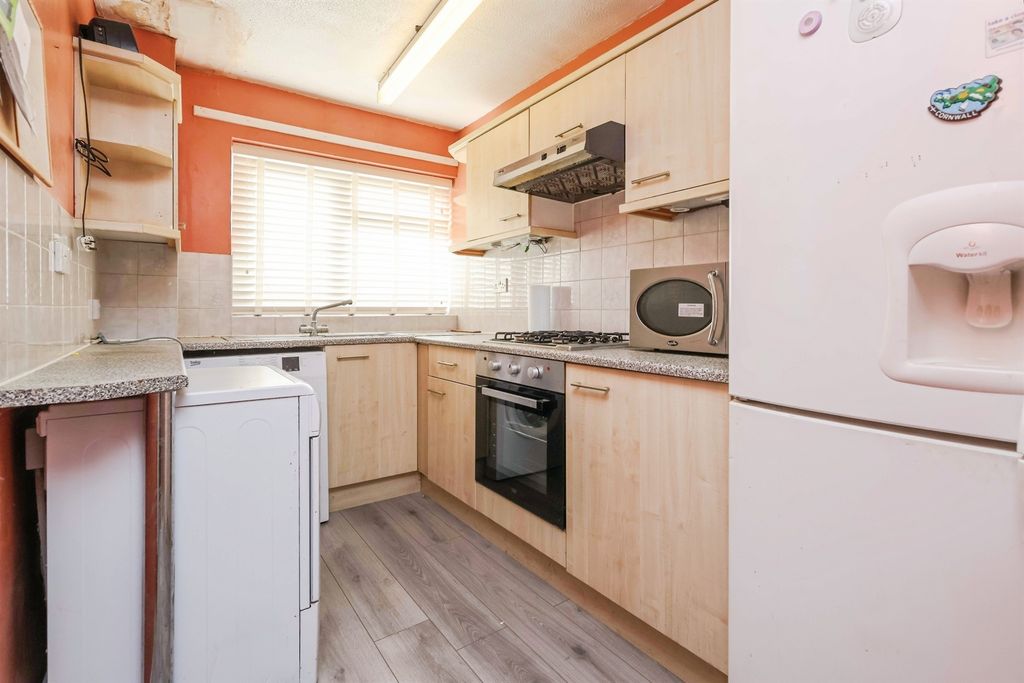 Property photo 3 of 14