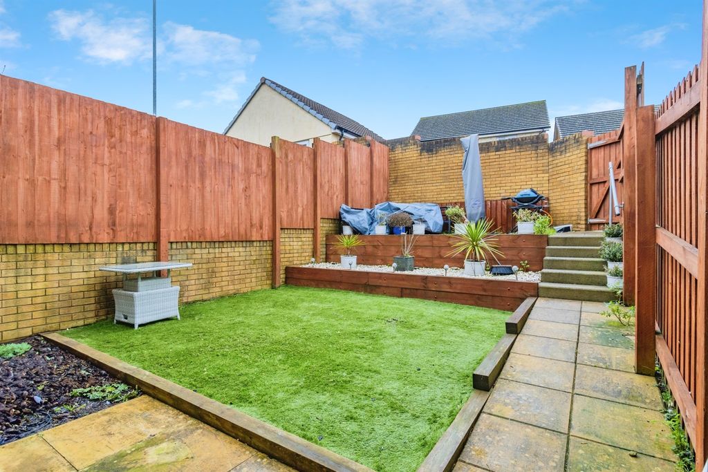 Property photo 2 of 18