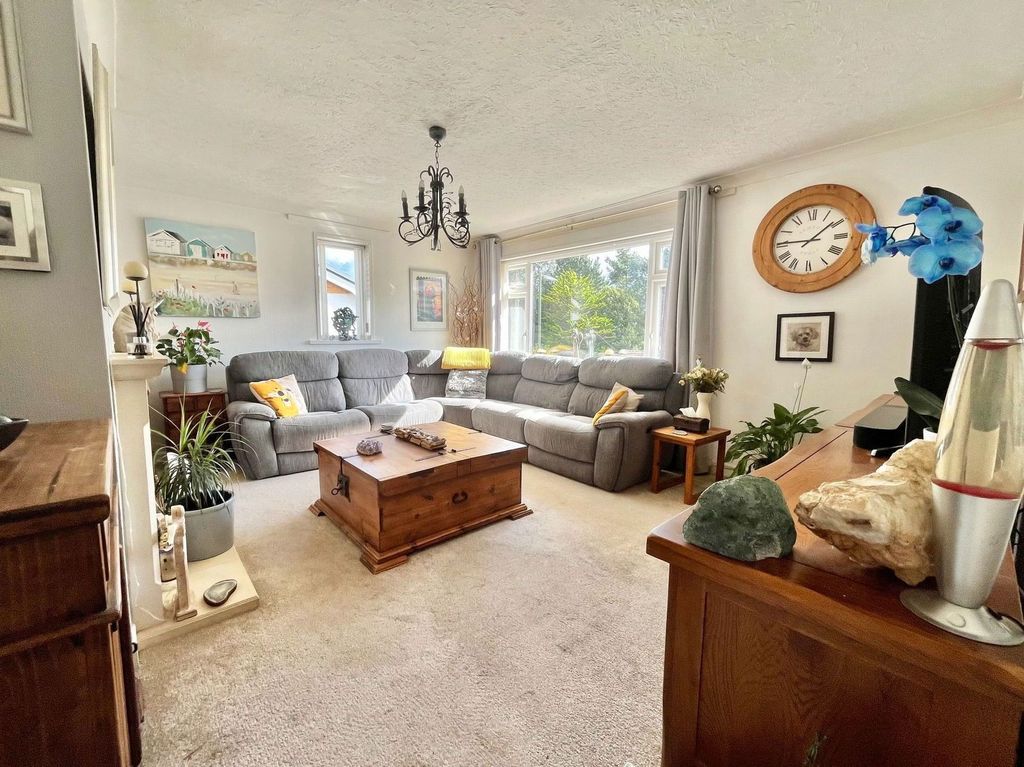 Property photo 2 of 19