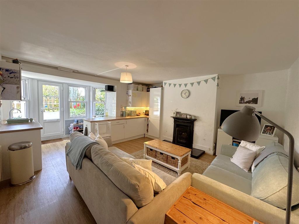 Property photo 3 of 19 3.Jpeg