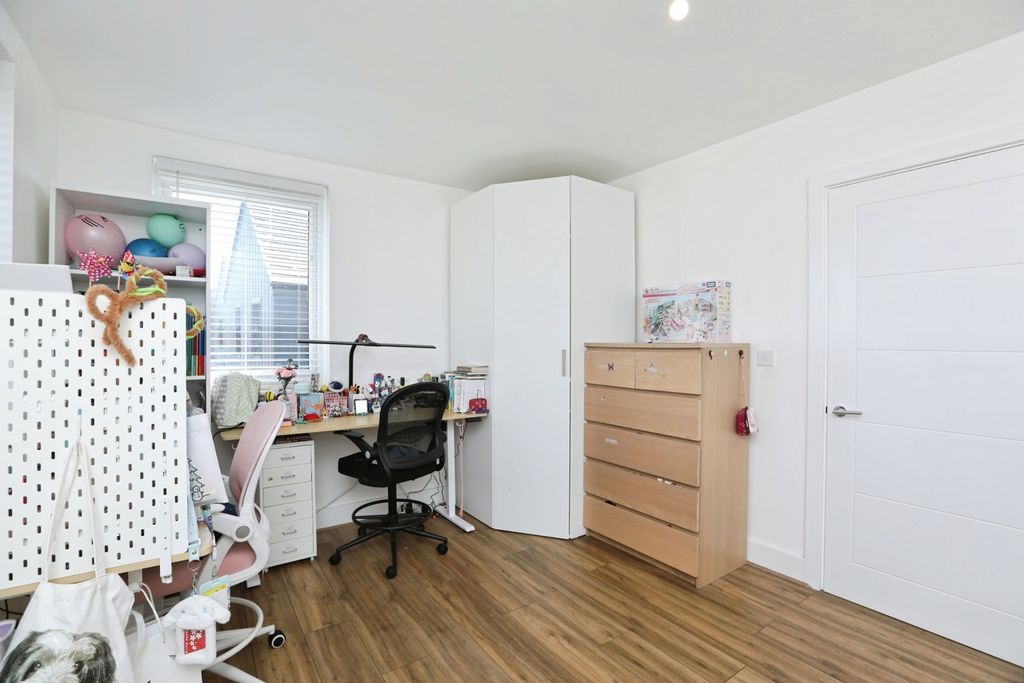 Property photo 2 of 23 Pbox-Img.Jpg