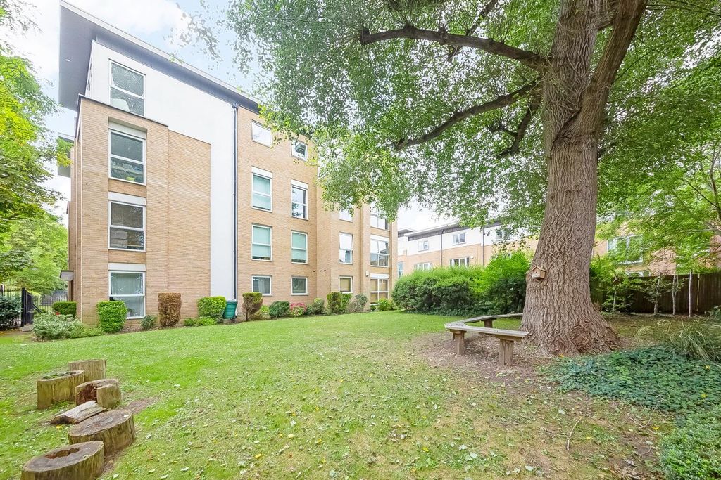 Property photo 2 of 9