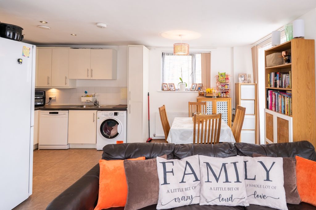 Property photo 3 of 12 4206244