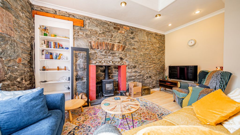 Property photo 2 of 10