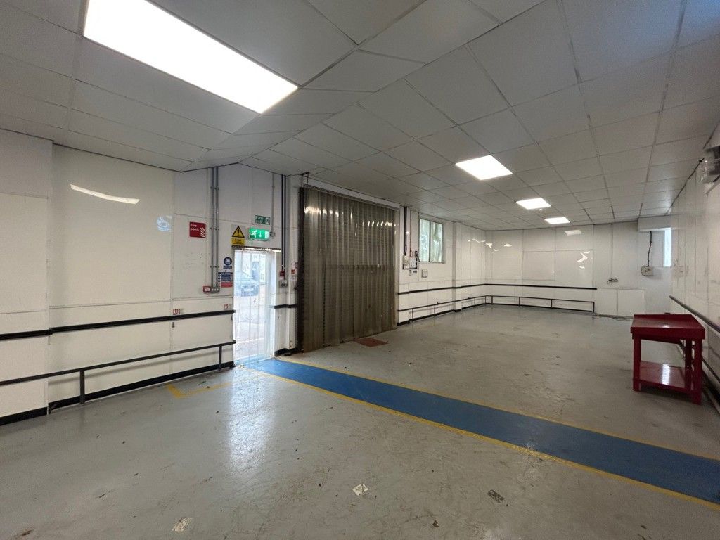 Property photo 3 of 9 Photo 8