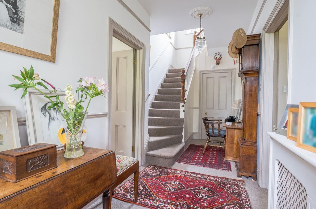 Property photo 2 of 27 1313823-5-6869260Dac414-Arw.Jpg