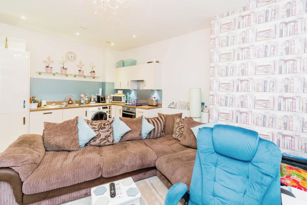 Property photo 2 of 12