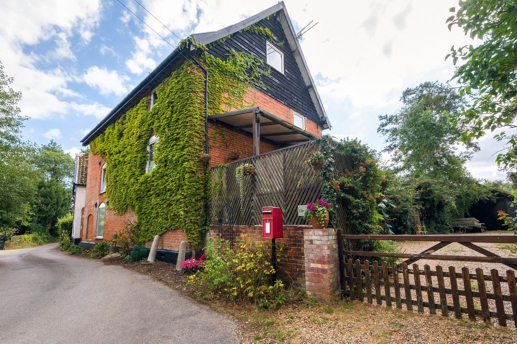 Property photo 1 of 33