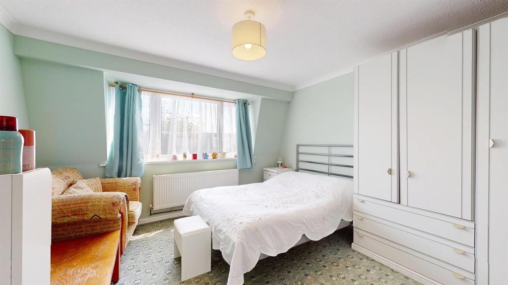 Property photo 2 of 13 Master Bedroom  For Sale At E16 By Barrain London
