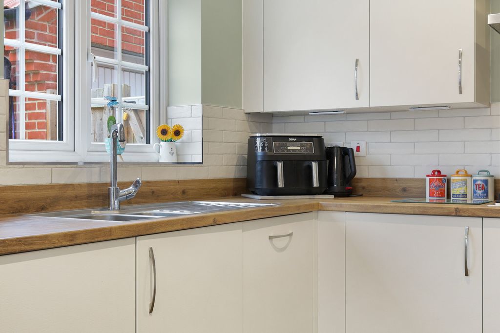 Property photo 3 of 26