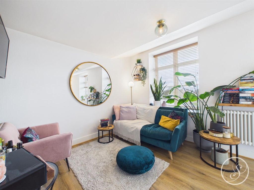 Property photo 3 of 14 Cam02071G0-Pr0867-Still016.Jpg