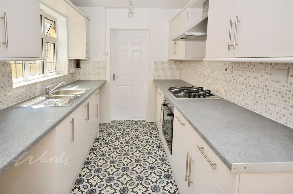 Property photo 1 of 8 Cowper Kitchen