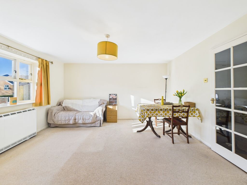 Property photo 2 of 8