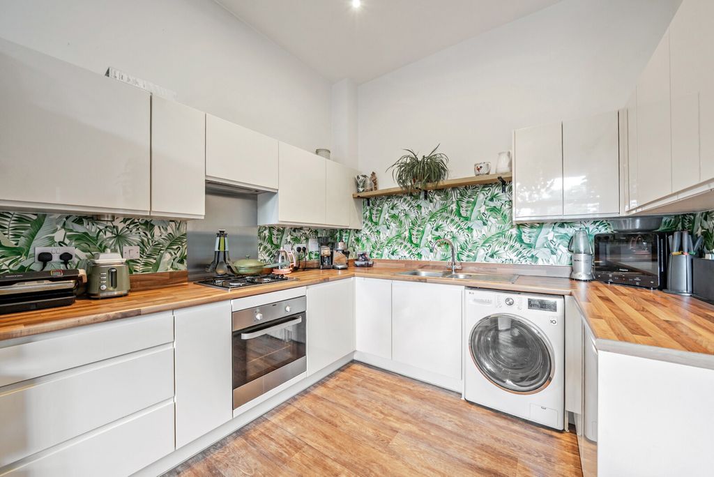 Property photo 2 of 12 1472674-13-6A2c3E...