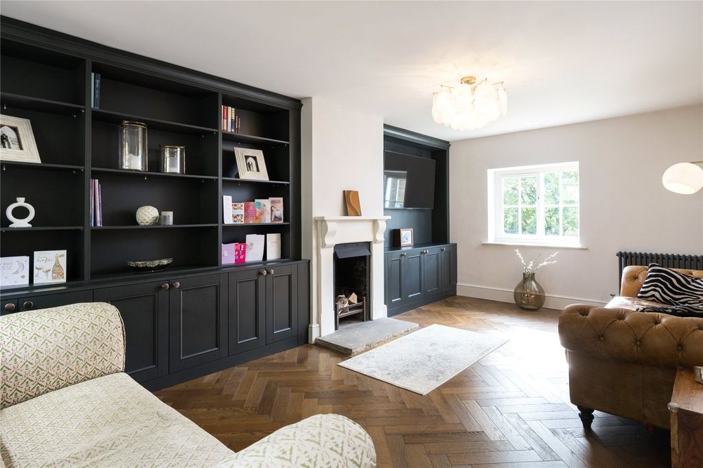 Property photo 3 of 20 Sitting Room