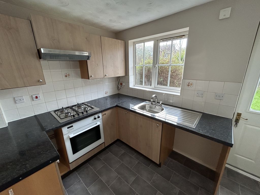 Property photo 2 of 14 Kitchen 2