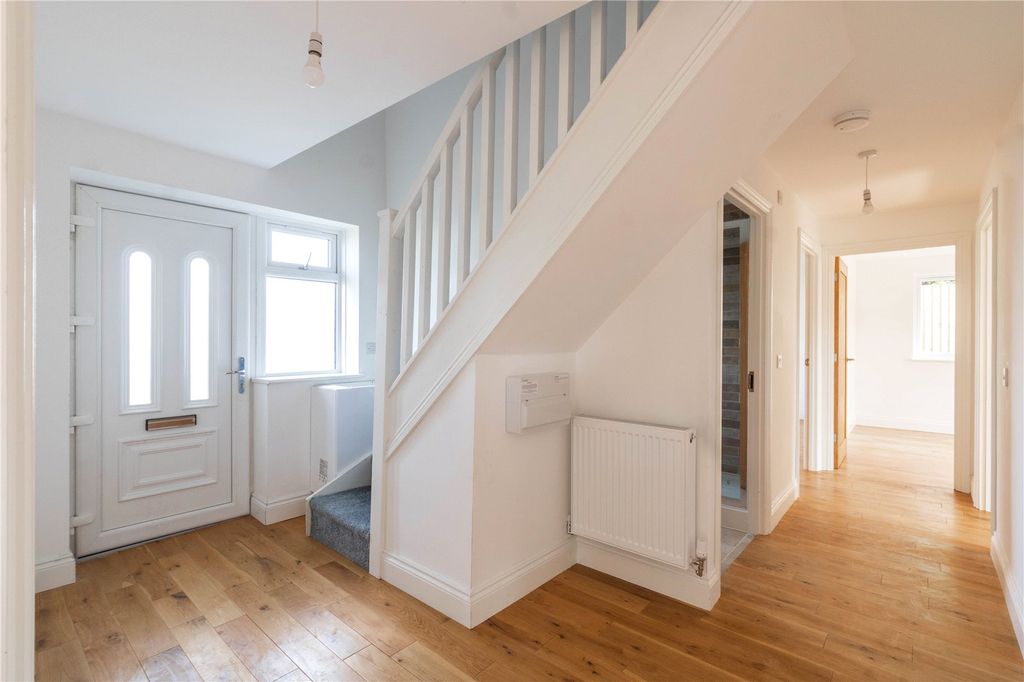 Property photo 2 of 24 Picture No. 16