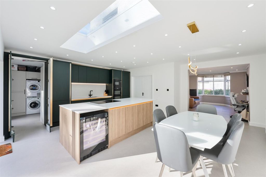 Property photo 2 of 20 Ferndale Road, 54  (11).Jpg