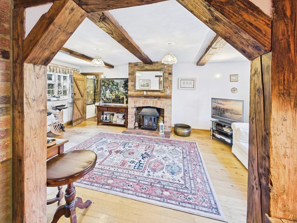 Property photo 2 of 27