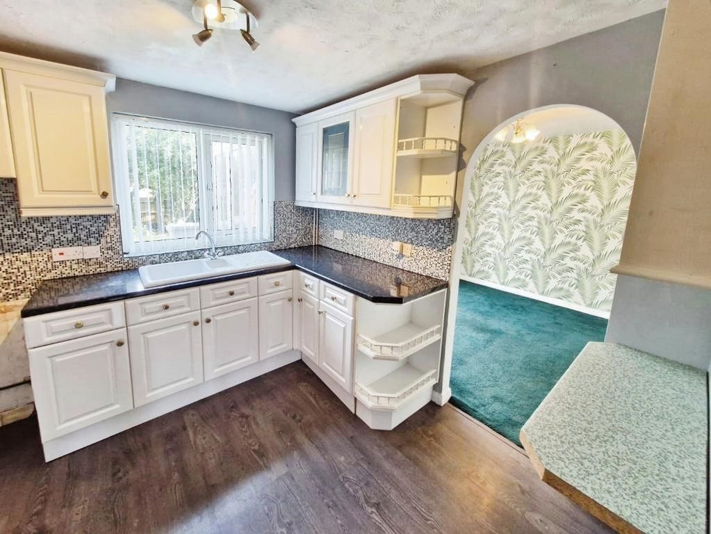 Property photo 2 of 15 Entrance Hall