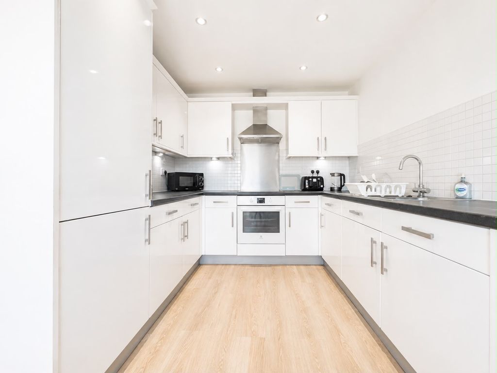 Property photo 2 of 16 Kitchen