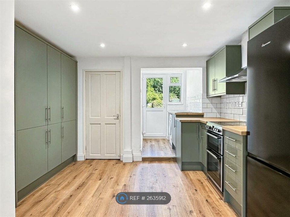 Property photo 2 of 16 Kitchen