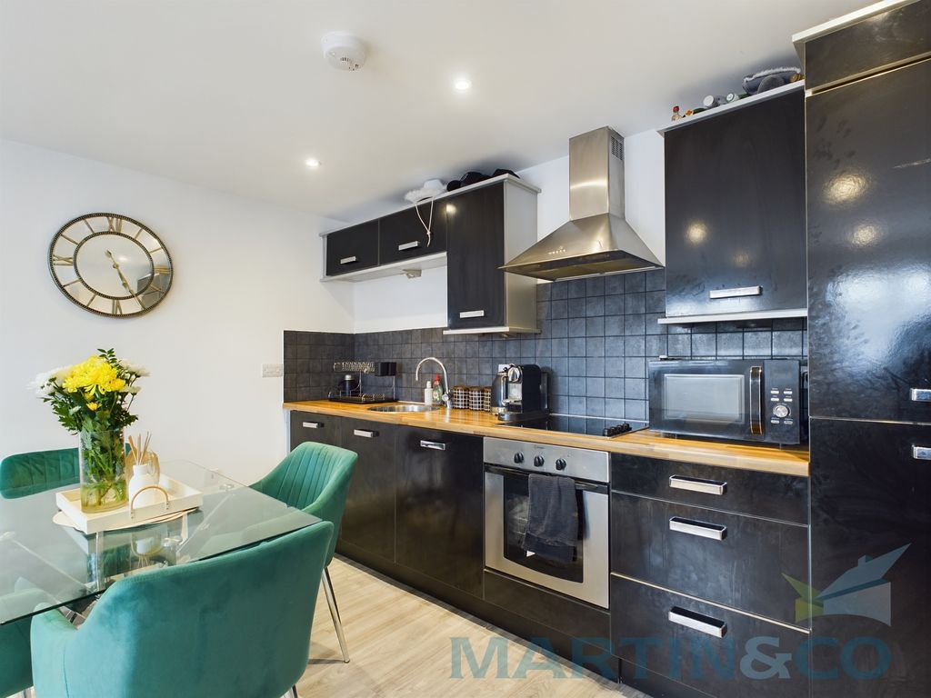 Property photo 1 of 6 Kitchen