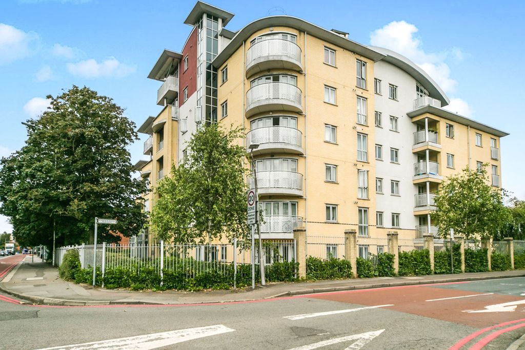 Property photo 1 of 11 0Bec6Dbe-4Fe4-4A13-A