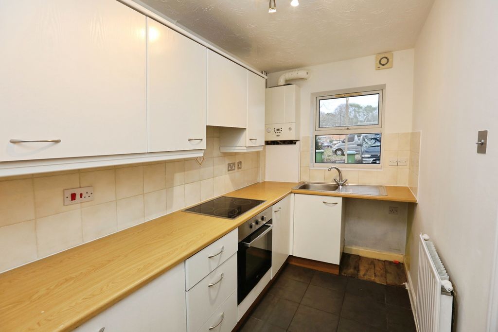 Property photo 2 of 20