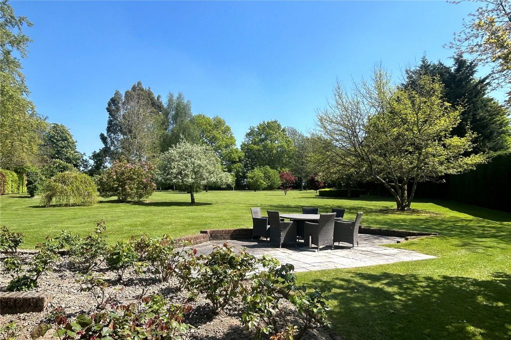 Property photo 3 of 15 Garden