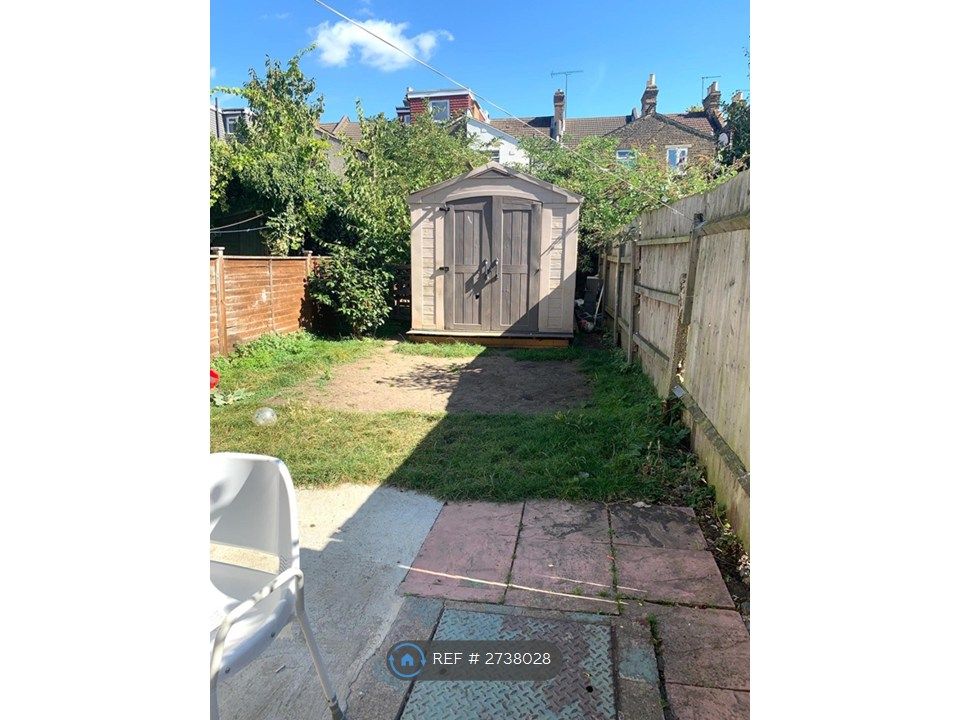 Property photo 2 of 8