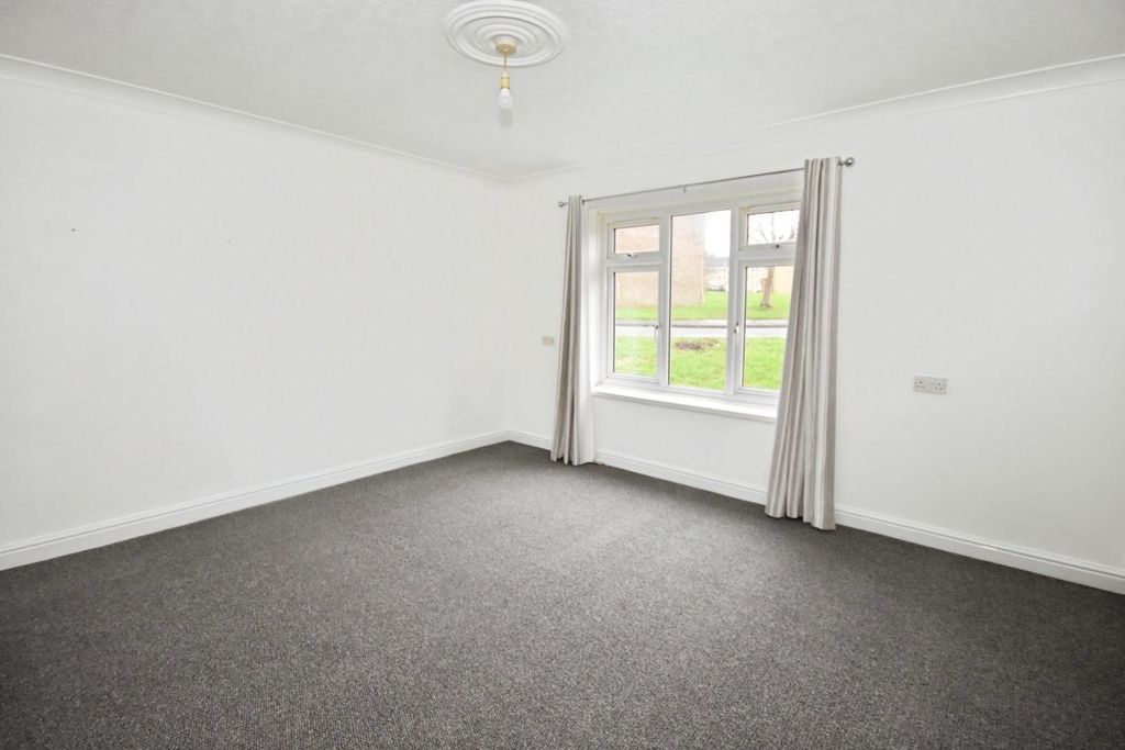 Property photo 2 of 6 Lounge.Jpg