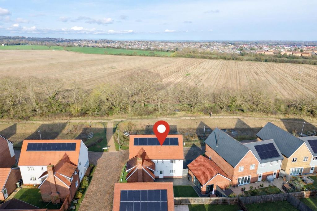 Property photo 1 of 32 4837090