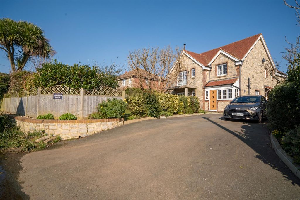 Property photo 1 of 30