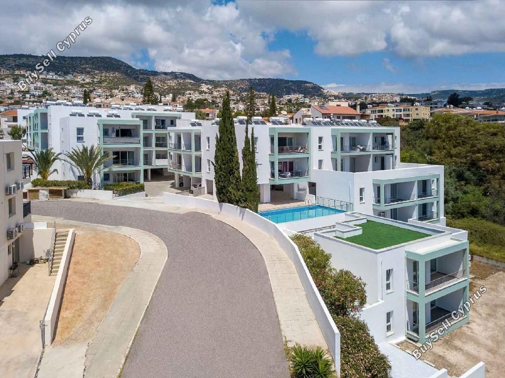 Property photo 3 of 11