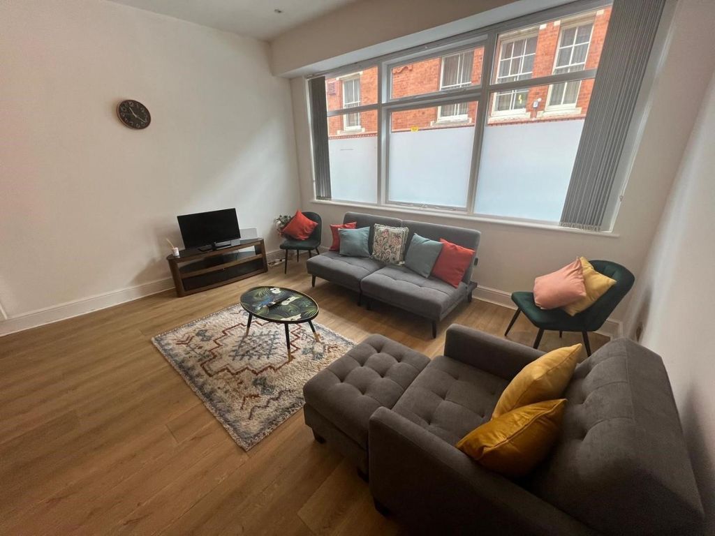 Property photo 3 of 13 l1.Jpg