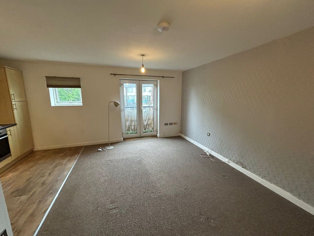 Property photo 2 of 4 Living Room