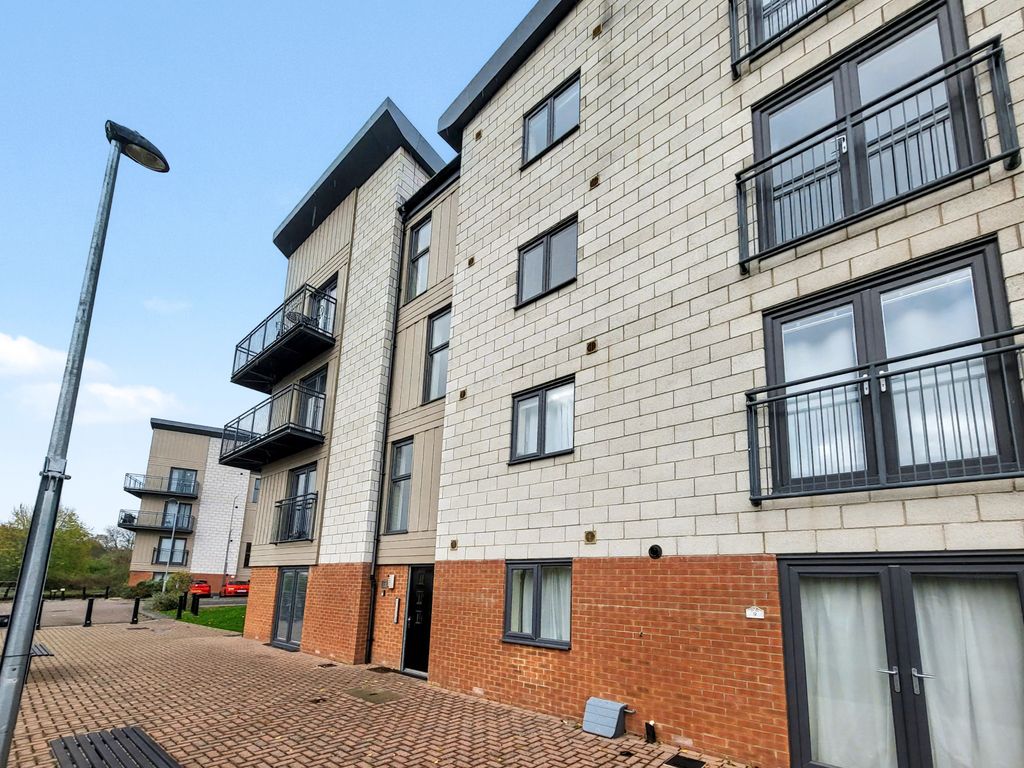 Property photo 2 of 8