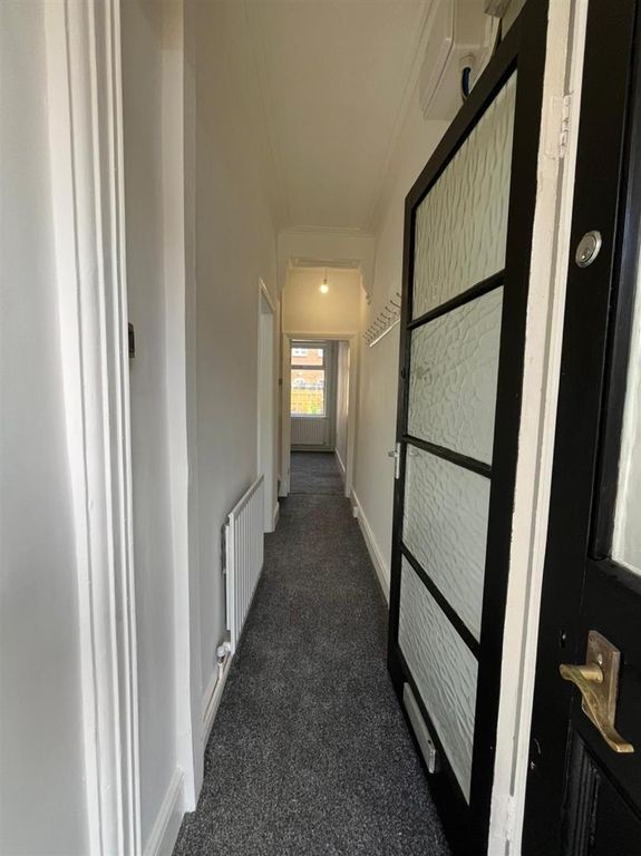 Property photo 2 of 29 Hallway.Jpg