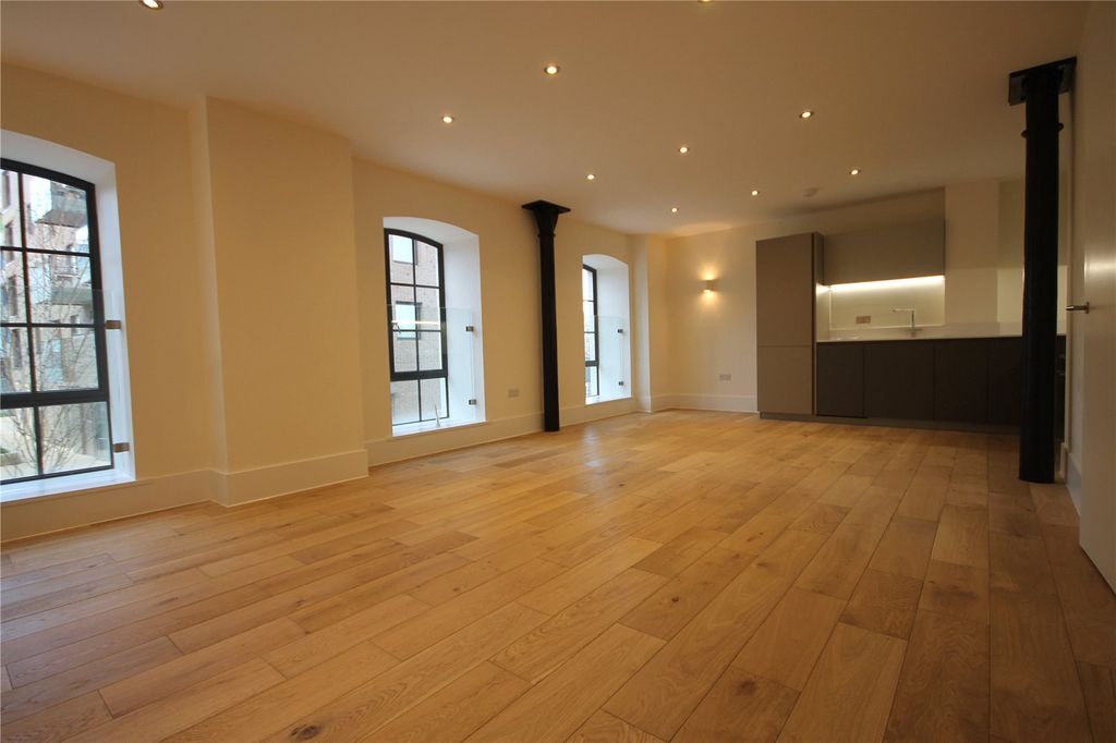 Property photo 3 of 5 Lounge/Kitchen Area