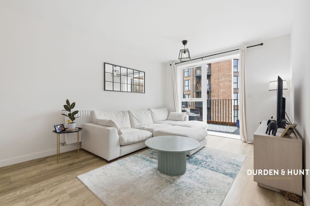 Property photo 2 of 19