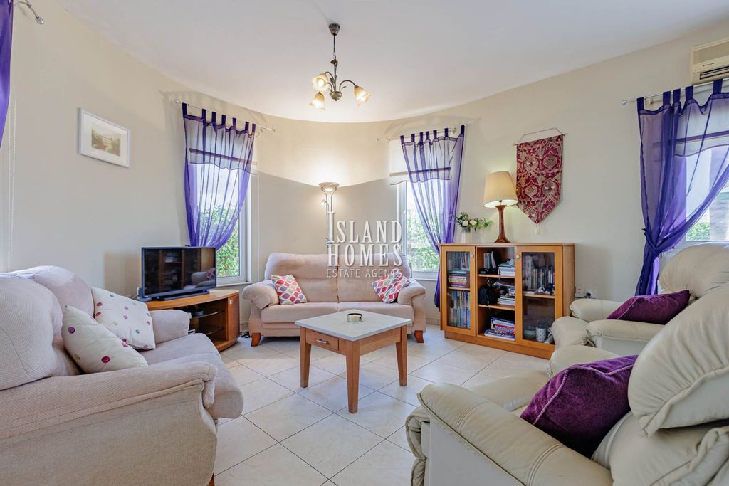 Property photo 2 of 36