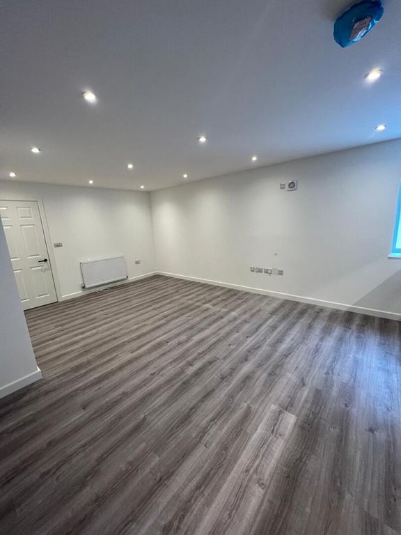 Property photo 1 of 6 Living Room