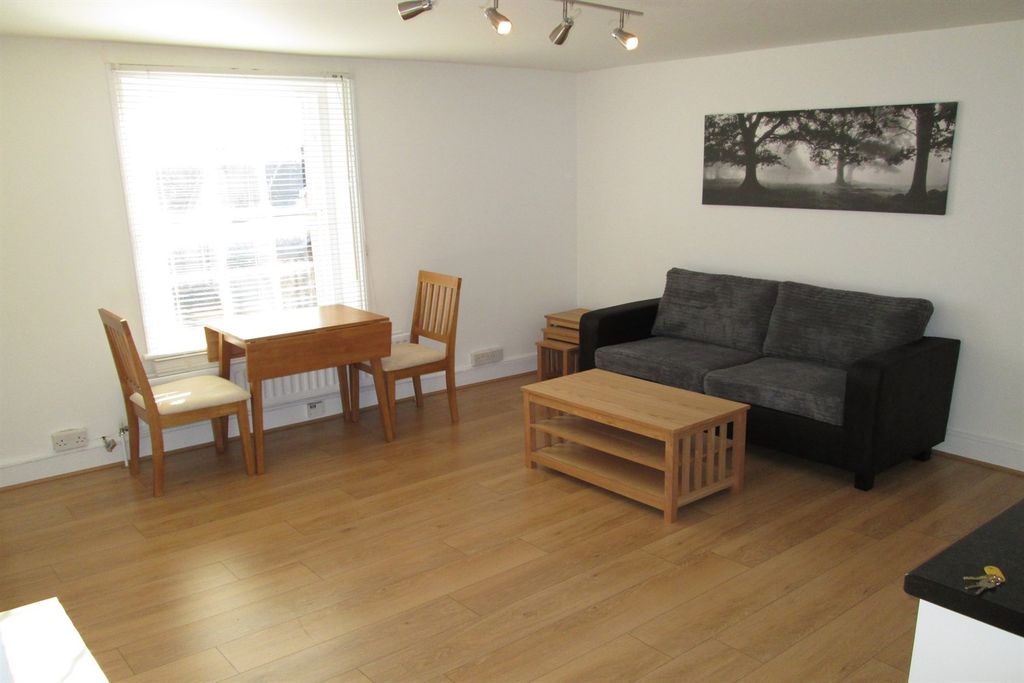 Property photo 3 of 6 Living Area