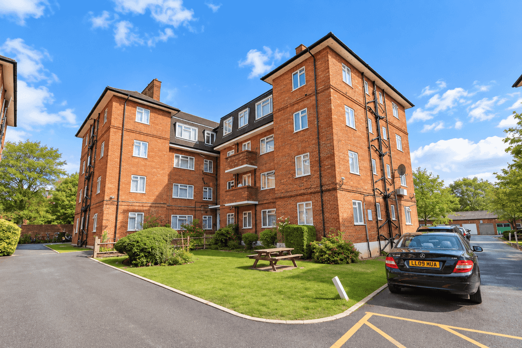 Property photo 1 of 6 North End Road, Wembley, Middlesex Ha9 0Al