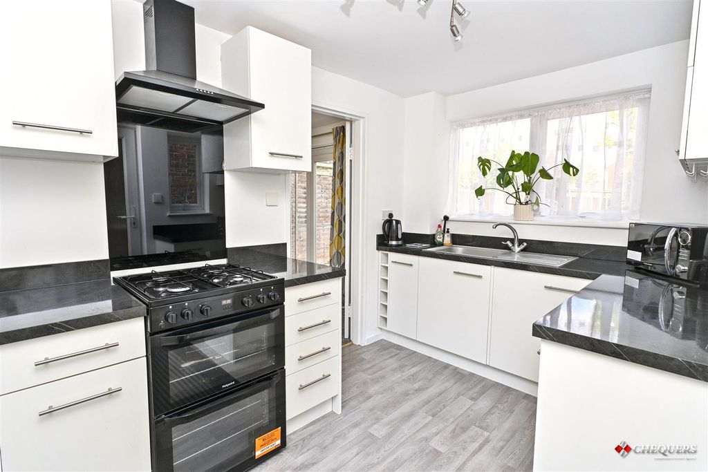 Property photo 2 of 15 Kitchen