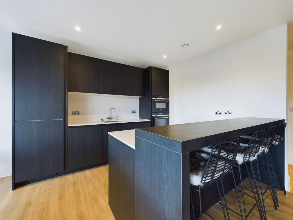 Property photo 2 of 7 Kitchen