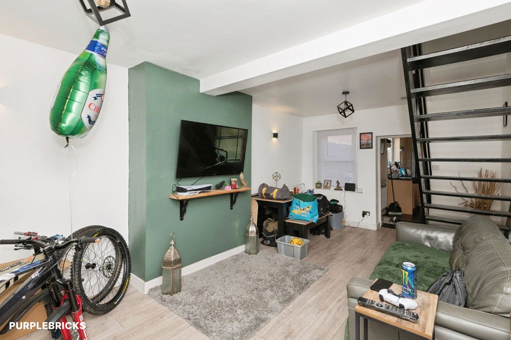 Property photo 2 of 19
