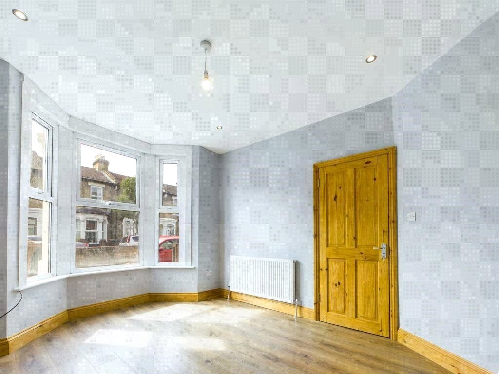 Property photo 3 of 15 Picture No. 04